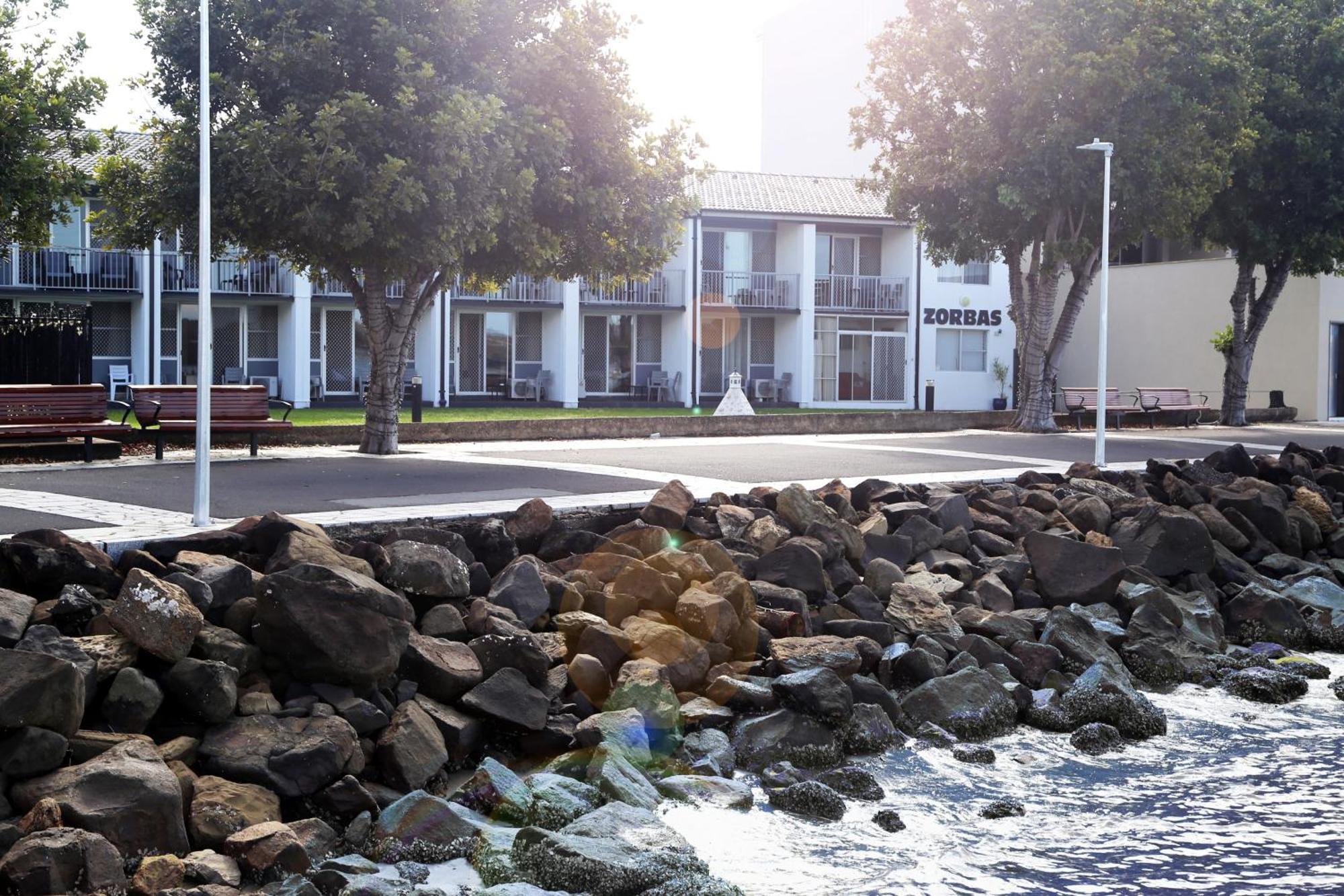 Zorba Waterfront Motel Batemans Bay Extérieur photo